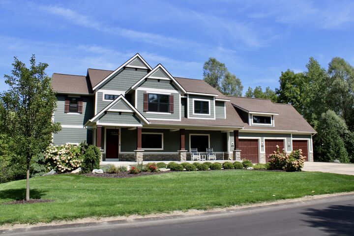 3781 Bridgehampton Dr NE Drive NE  Grand Rapids MI 49546 photo
