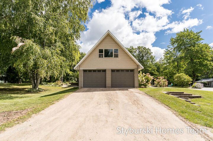 Property Photo:  226 N 176th Avenue  MI 49459