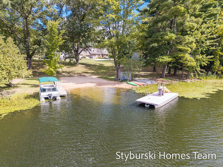 Property Photo:  226 N 176th Avenue  MI 49459 