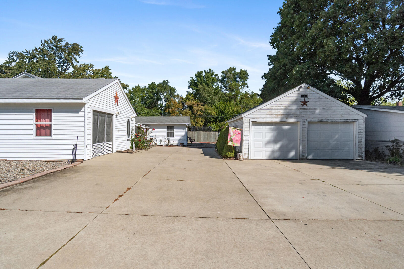 Property Photo:  1115 Cooper Street  MI 49202 