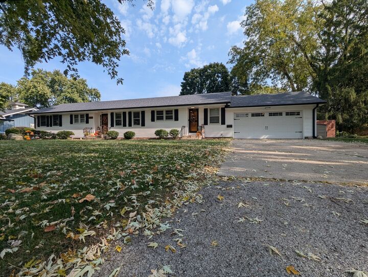 Property Photo:  228 S Westlawn Avenue  IL 60506 