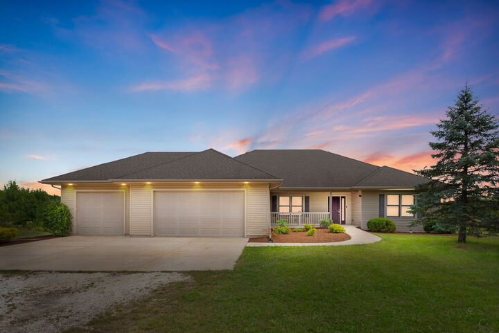 2745 S Hieland Road  St. Anne IL 60964 photo