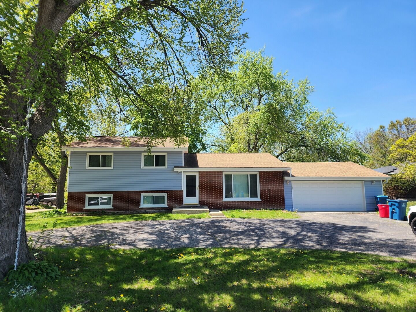 Property Photo: 1352 Glen Ellyn Road IL 60139
