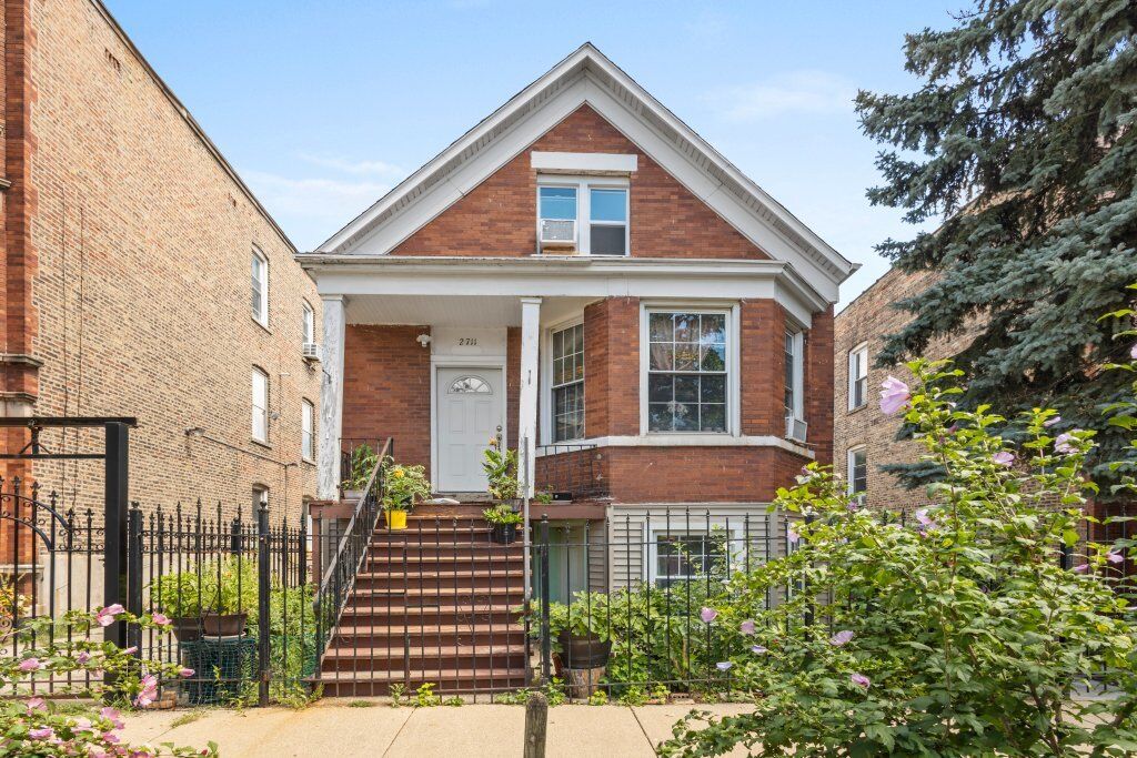 Property Photo: 2711 S Hamlin Avenue IL 60623