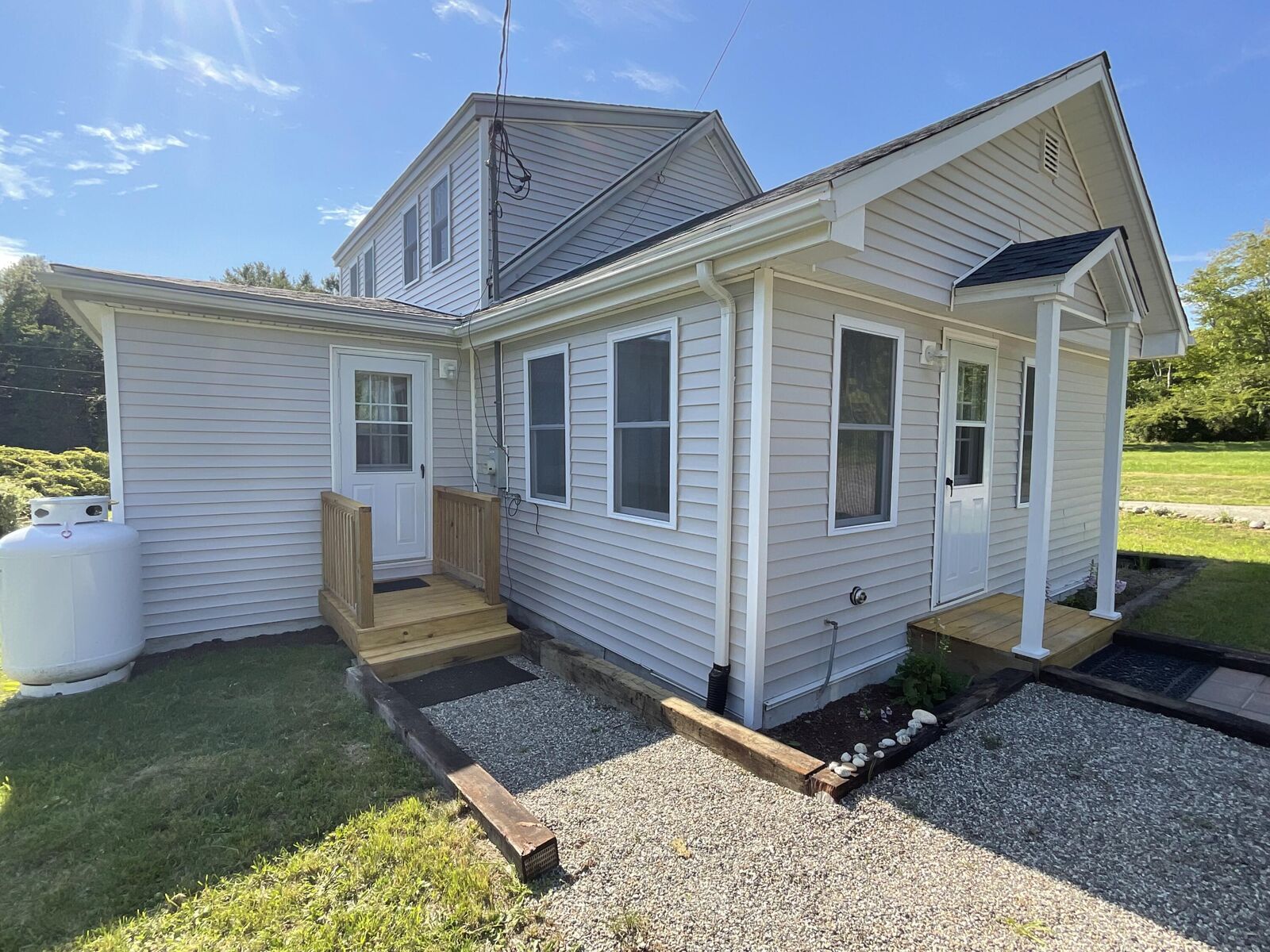 Property Photo: 4 Upper Sylvan Street ME 04981