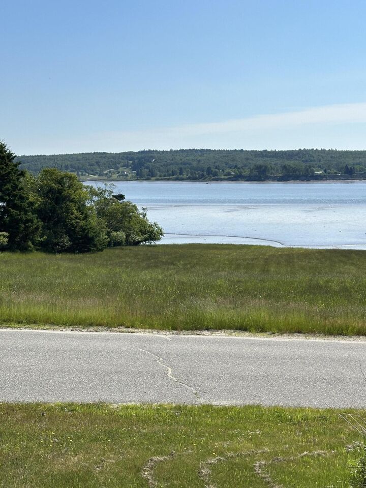 Property Photo: 337 W Side Road ME 04606
