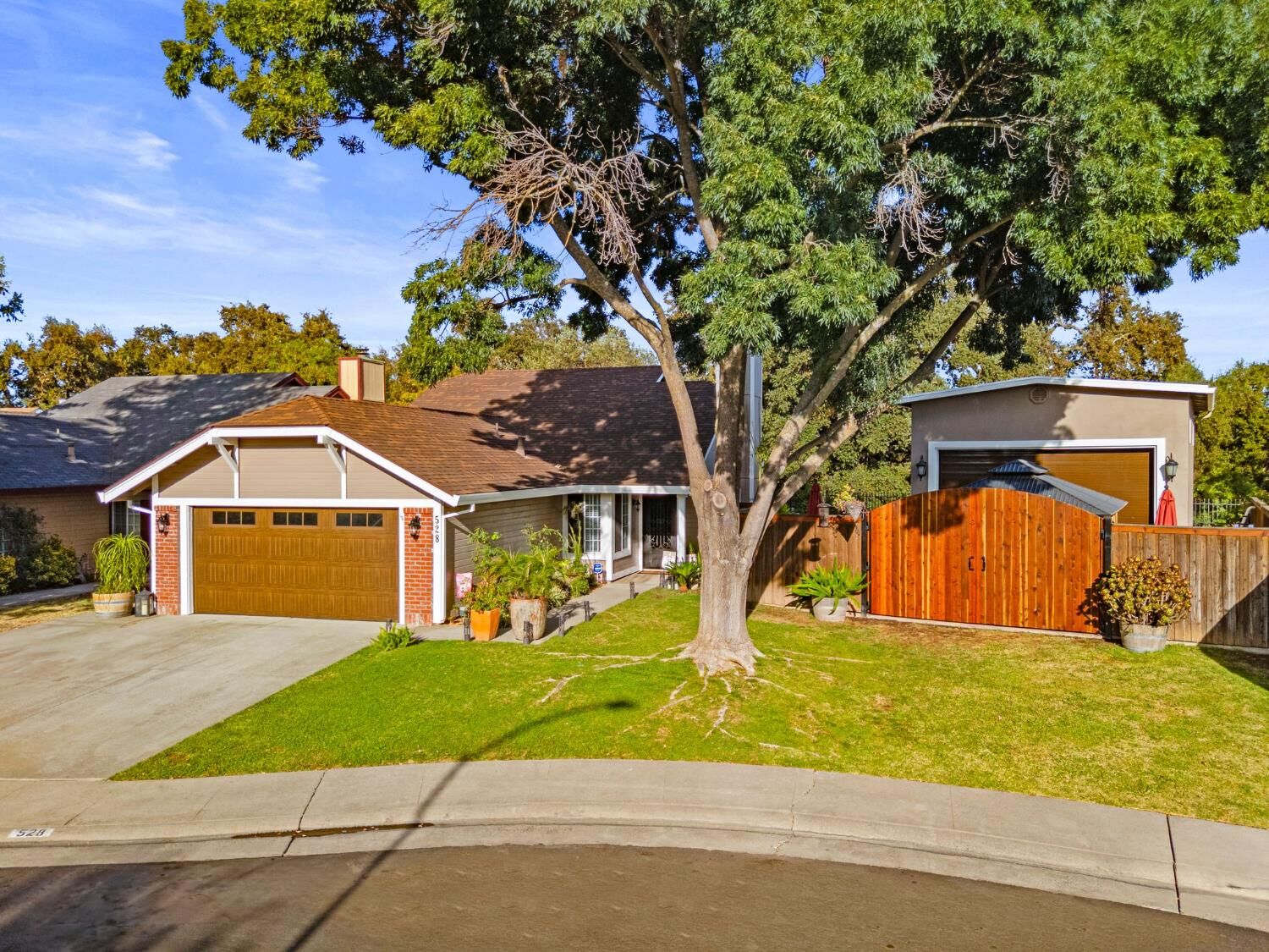 Property Photo:  528 Harling Court  CA 95673 