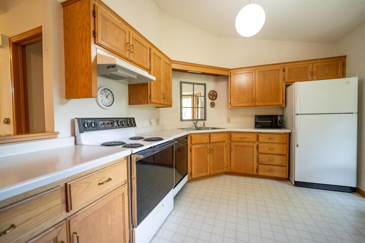 Property Photo: 1115 E Travelers Trail MN 55337
