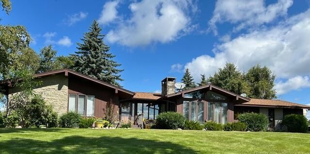Property Photo:  919 N Main Street  MN 56381 