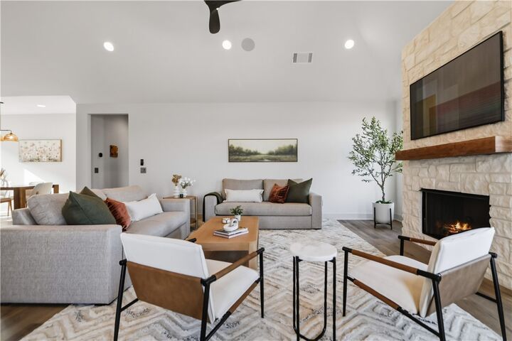 Property Photo:  930 Thornwood Place  AR 72713 