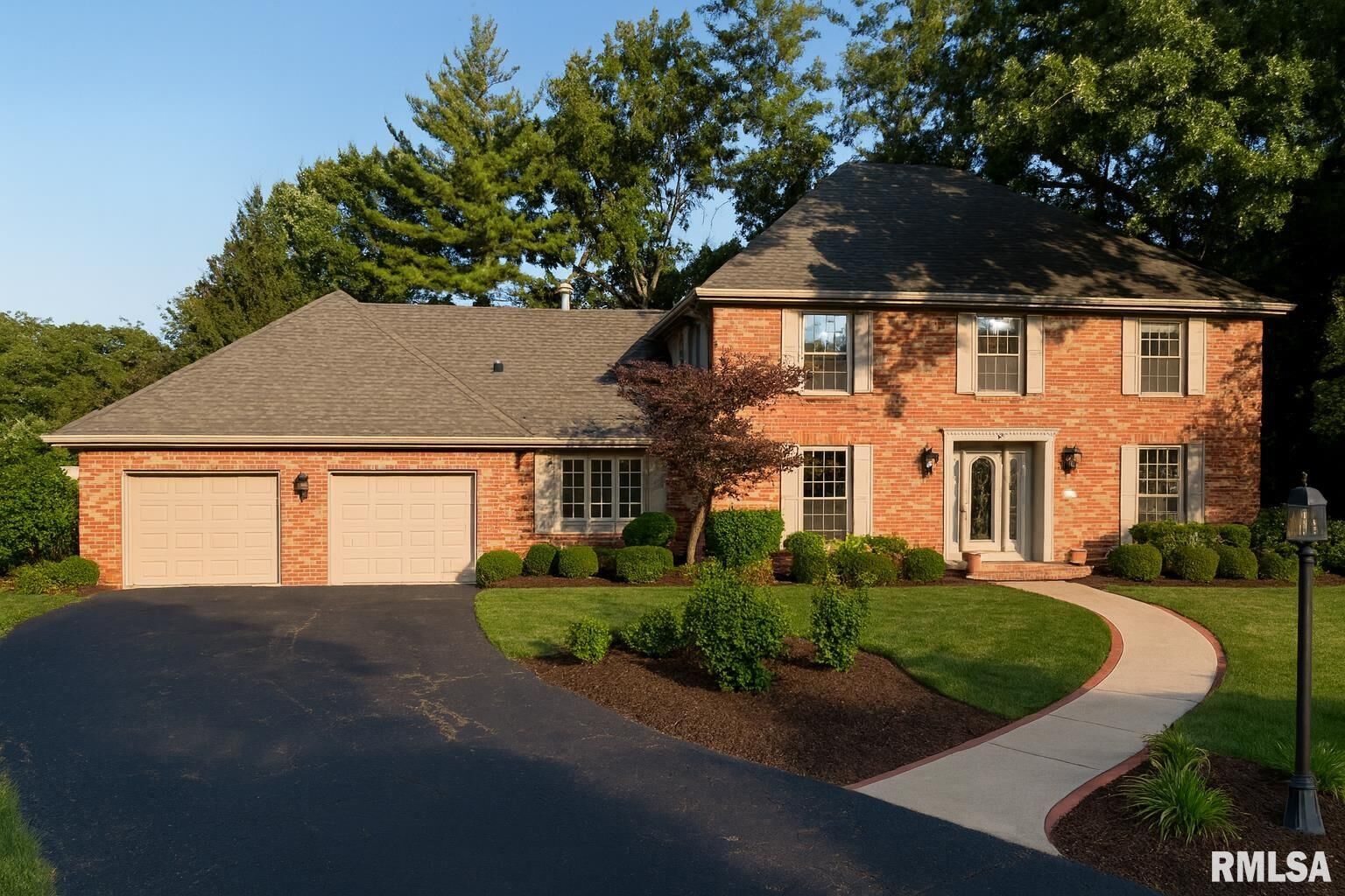 Property Photo:  1203 W Wexford Place  IL 61615 