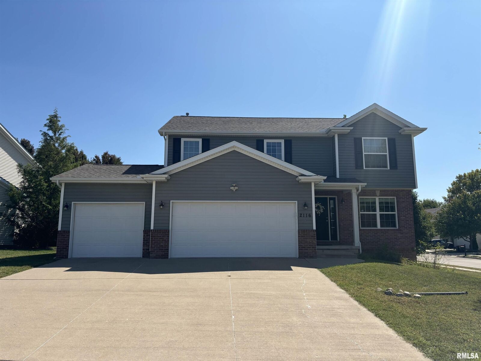 Property Photo: 2116 W Geneva Road IL 61615