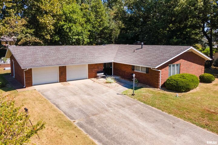 Property Photo: 30 Red Bud Road IL 62946-5268