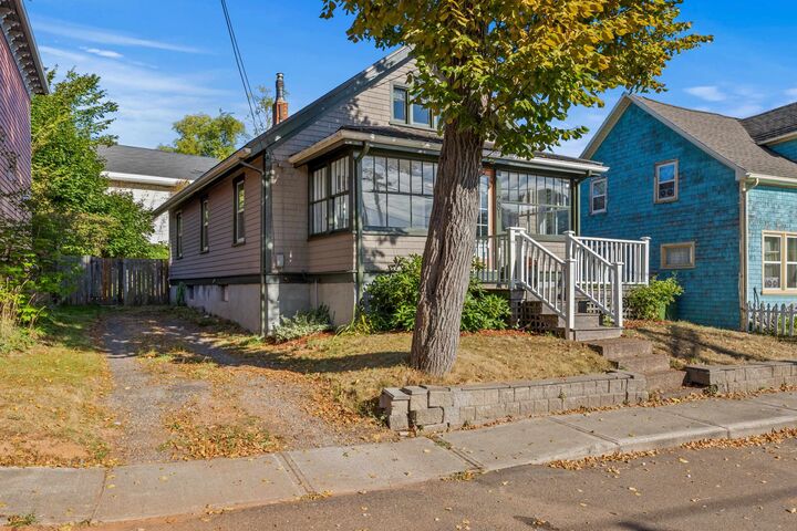 Property Photo:  281 Euston Street  PE C1A 1X5 