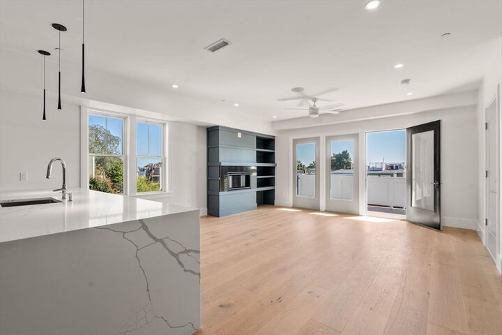 Property Photo: 527 East 7th Street 5 MA 02127