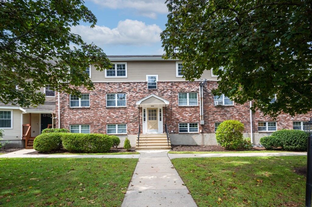 Property Photo:  8-A Mayberry Drive 5  MA 01581 