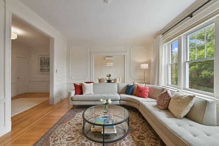 Property Photo: 125 Park St 6 MA 02446