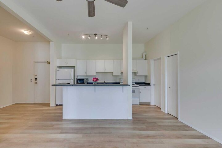 Property Photo: 1410 2 Street SW 313 AB T2R 1R1