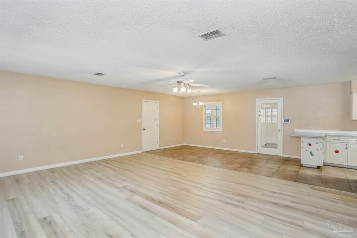 Property Photo:  5896 Moss Ln  FL 32505 