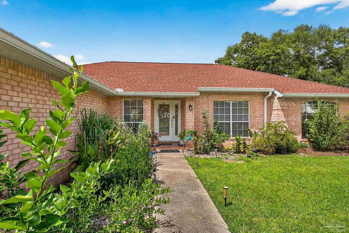 Property Photo:  10051 Bristol Park Rd  FL 32533 