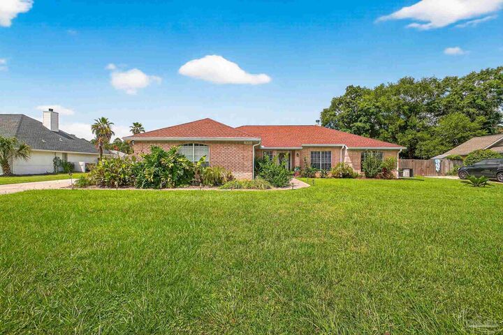 Property Photo: 10051 Bristol Park Rd FL 32533