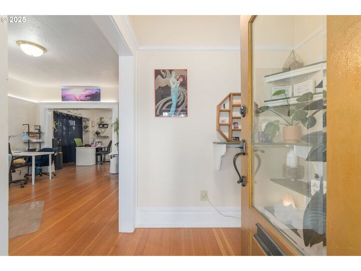 Property Photo: 1492 Pearl St OR 97401