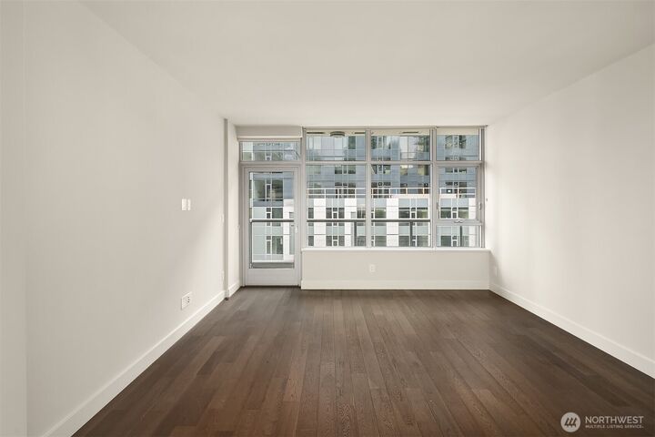 Property Photo:  583  Battery Street 602N  WA 98121 