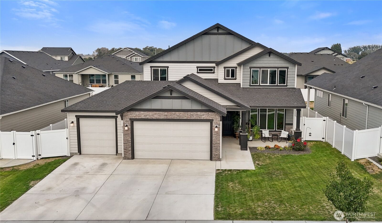 Property Photo:  4716 W Junco Street  WA 98837 