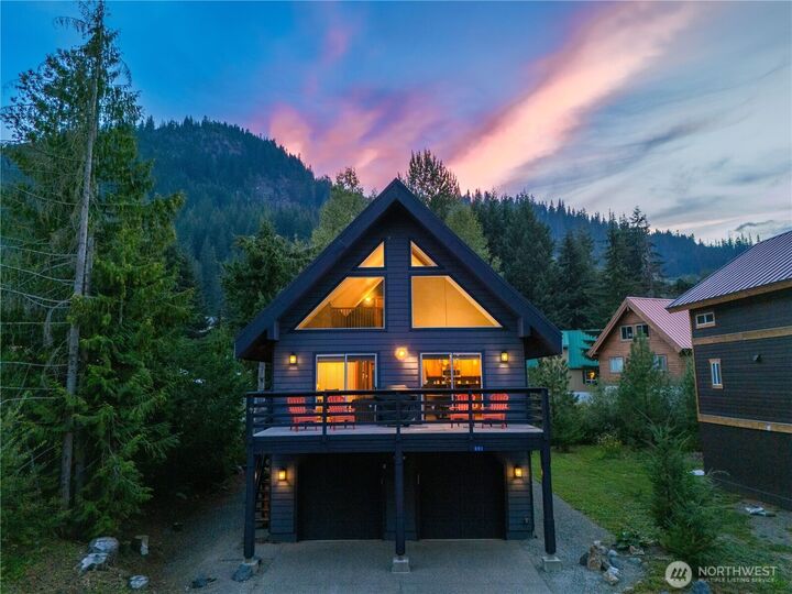 891  Hyak Dr E  Snoqualmie Pass WA 98068 photo