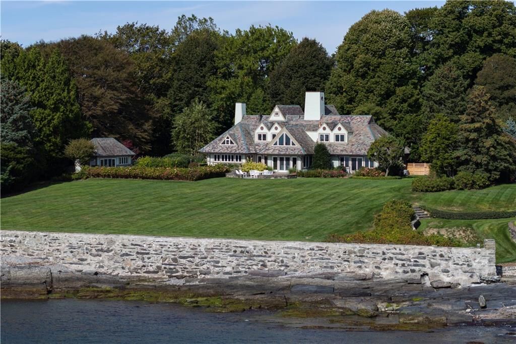 Property Photo:  515 Indian Avenue  RI 02842 