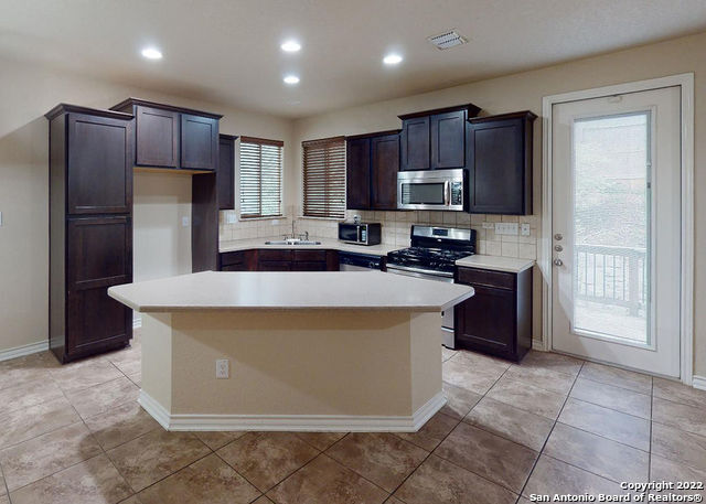 Property Photo: 1239 Tweed Willow TX 78258