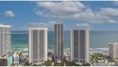 Property Photo:  1830 S Ocean Dr 3308  FL 33009 