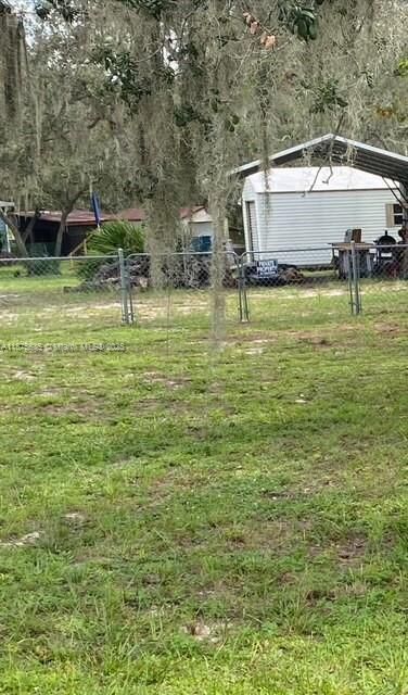 Property Photo: 6005 Lake Front Dr FL 33876