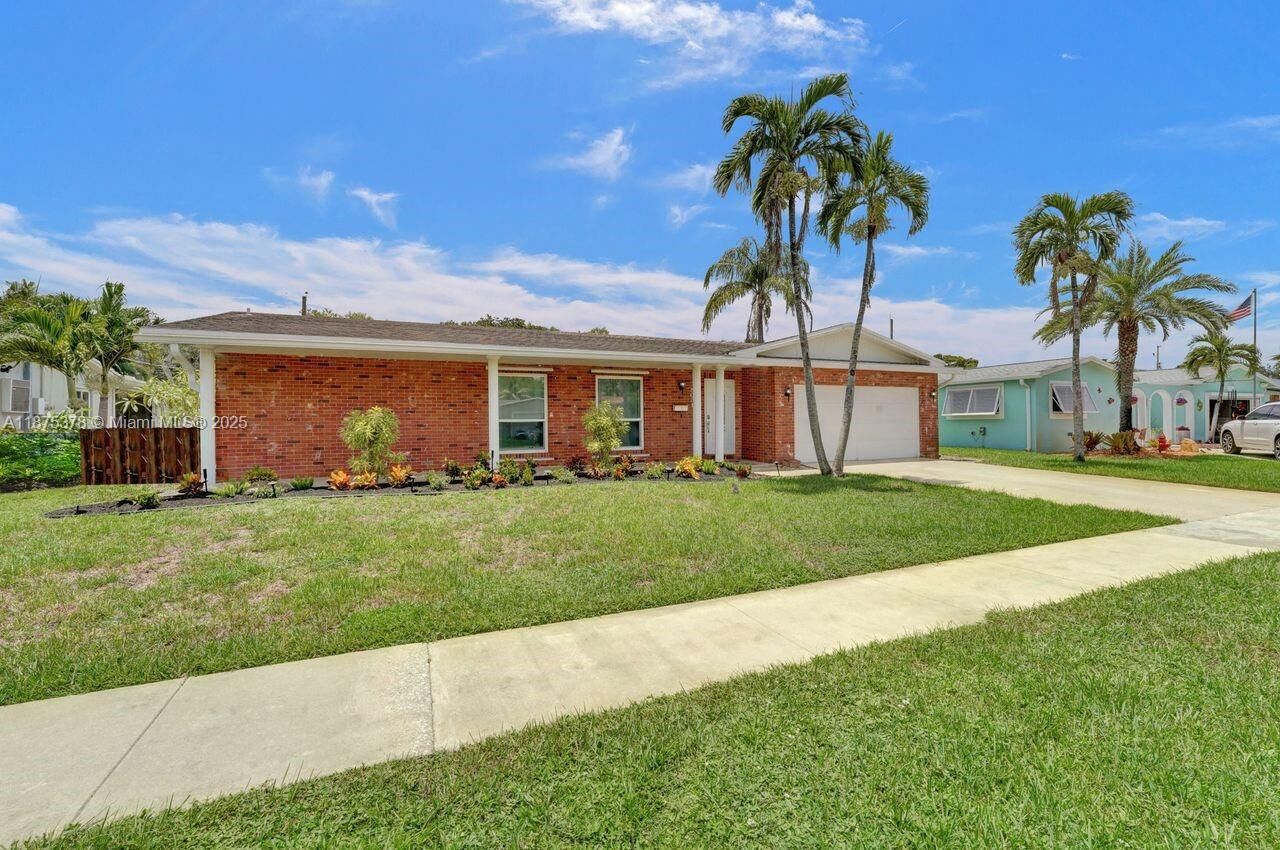 Property Photo: 5031 SW 88th Ter 5031 FL 33328