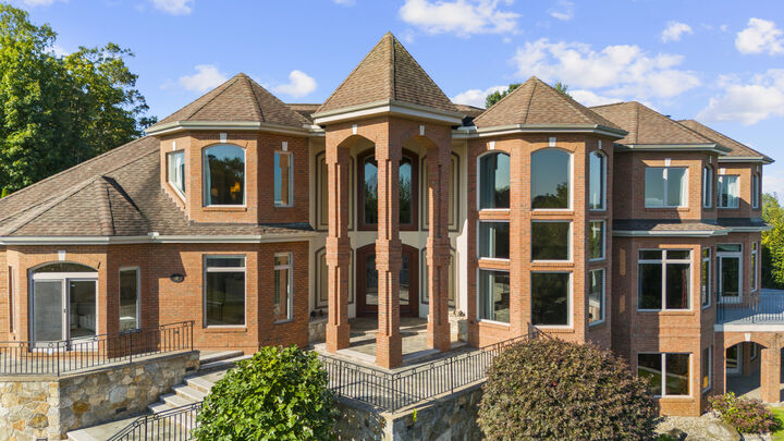 Property Photo: 18 Stone Hill Drive CT 06067