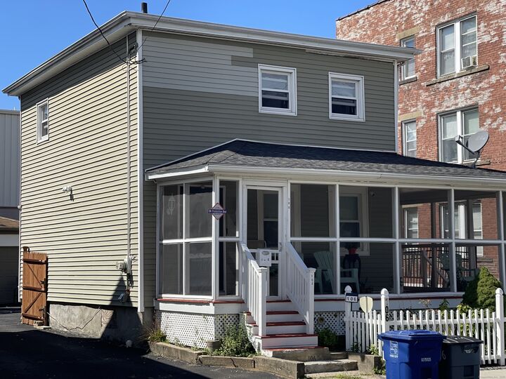 Property Photo:  106 Elizabeth Street  CT 06610 