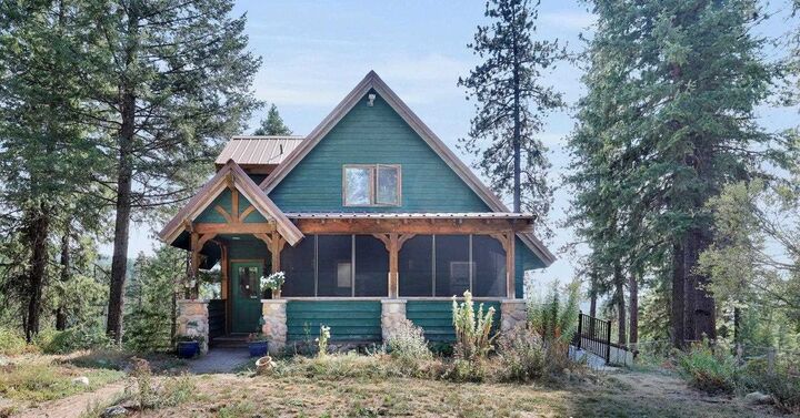 Property Photo:  17820 N Forest Ln  WA 99025 