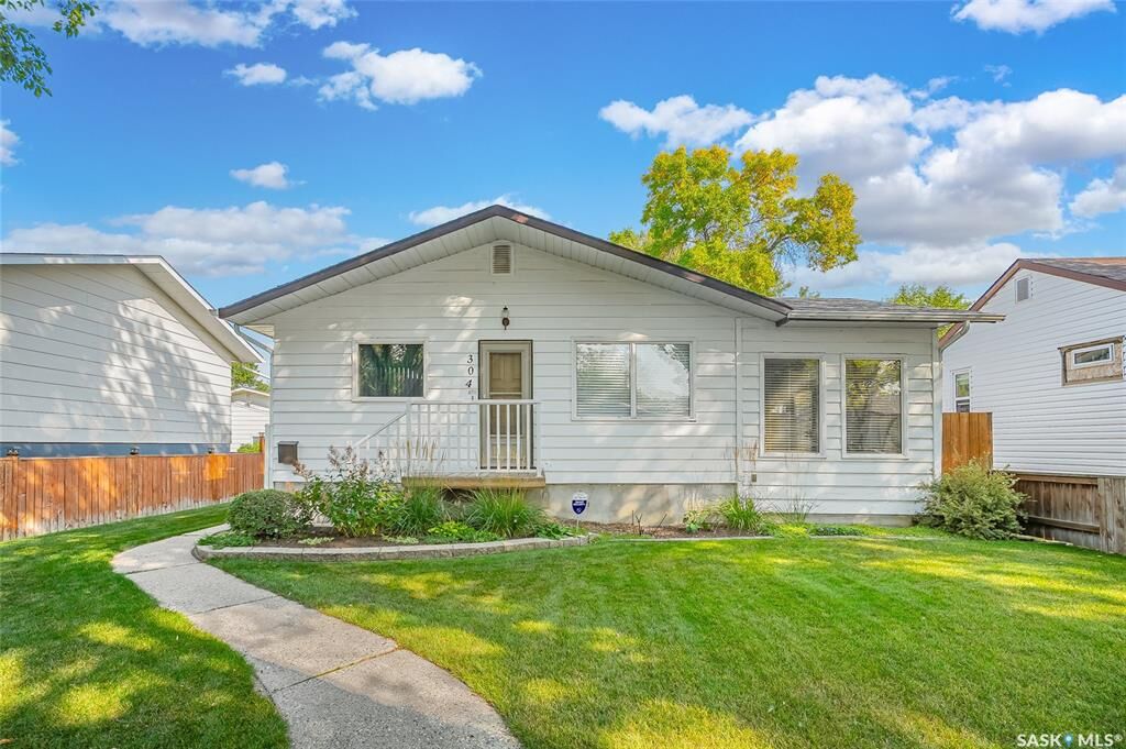 Property Photo: 304 110th Street W SK S7N 1S3