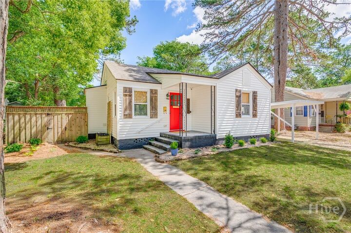 Property Photo: 2220 E 38th Street GA 31404