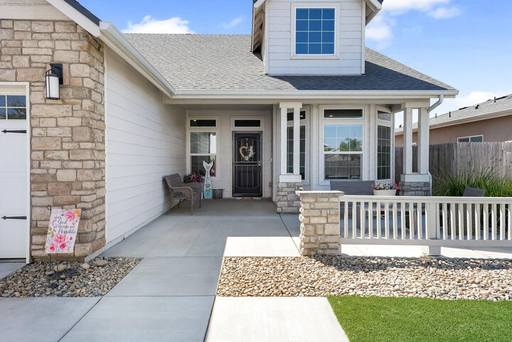 Property Photo:  1849 Softwind Drive  CA 93274 