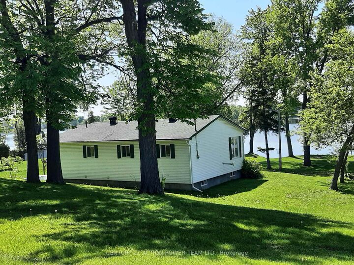 Photo de la propriété:  2839 Domaine Chartrand Road E  ON K0B 1J0 