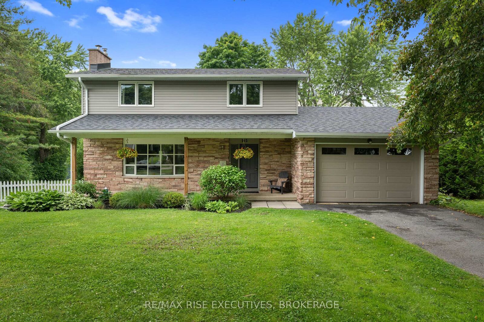 Property Photo:  115 Fairway Hill Crescent  ON K7M 2B5 