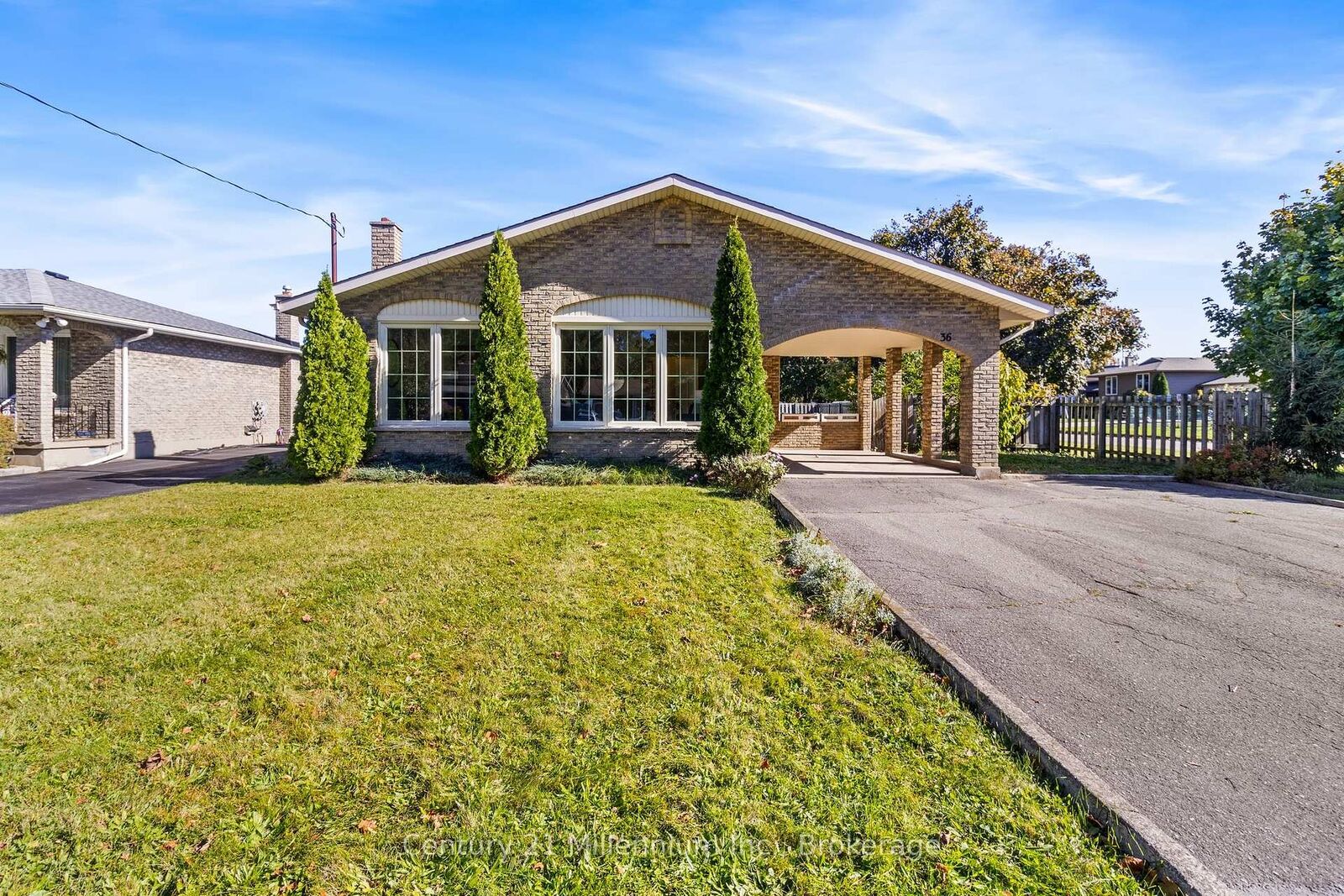 Property Photo: 36 Shoreline Drive ON L2N 3W1