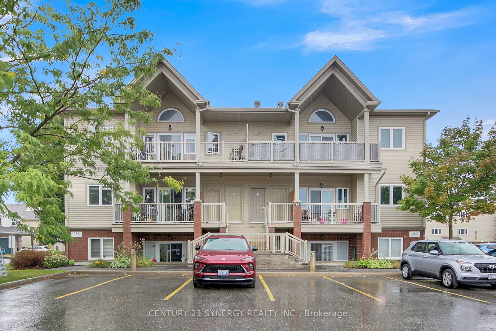 Property Photo:  145 Oldfield Street C  ON K2G 7C7 