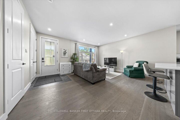 Property Photo:  25 Pennard Way A &Amp B  ON K1T 4C1 