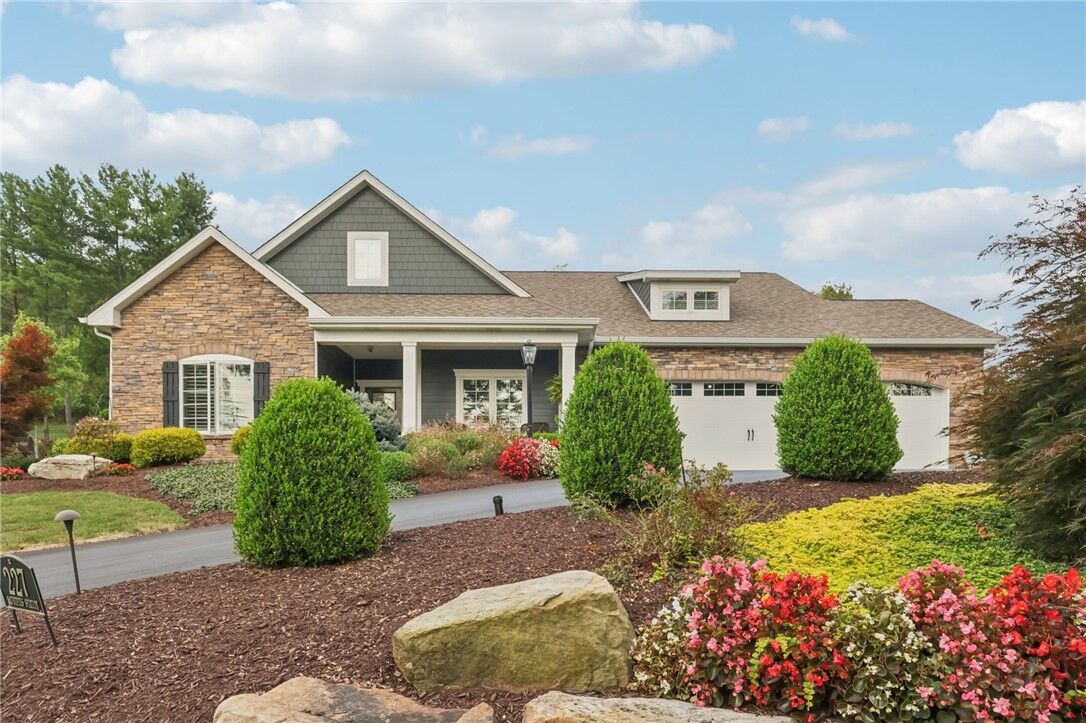 Property Photo: 227 Saunders Station Rd PA 15085