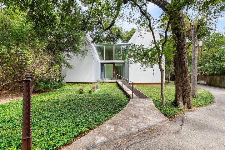 708 Snyder Hill Drive  San Marcos TX 78666 photo