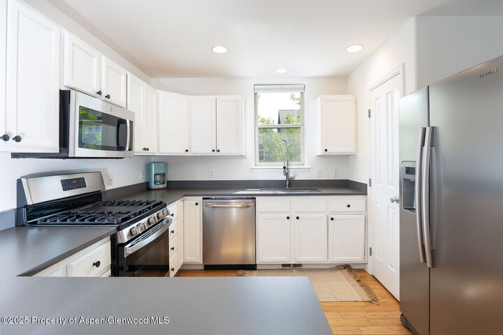 Property Photo:  200 Lakeside Court  CO 81621 