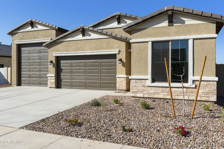 Property Photo:  4946 W Weeping Willow Way  AZ 85339 
