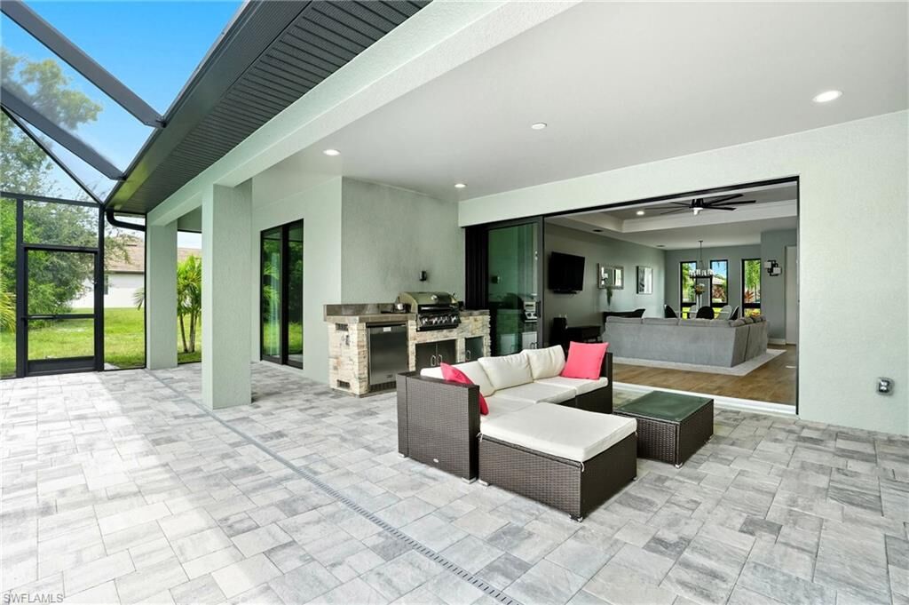 Property Photo:  1418 SW 1st Pl  FL 33991 